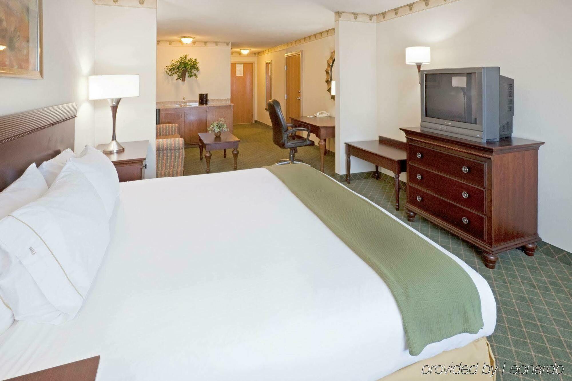 Holiday Inn Express & Suites - Pharr By Ihg Exterior foto